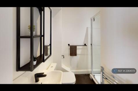 Room 2 En- Suite Toilet And Bath