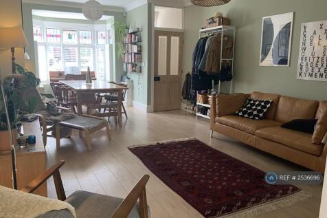 Lounge/ Dining Room
