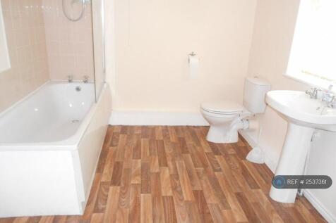 White Bathroom&amp;Electric Shower