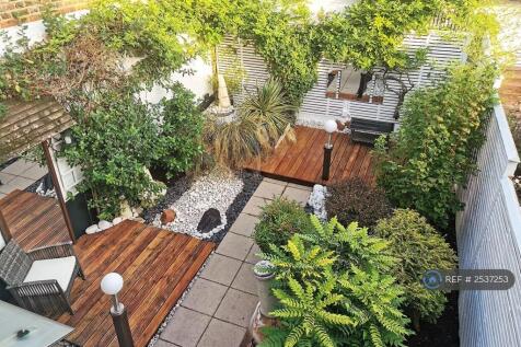 Private Sunny Garden