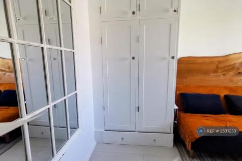 Home Office/Guest Room