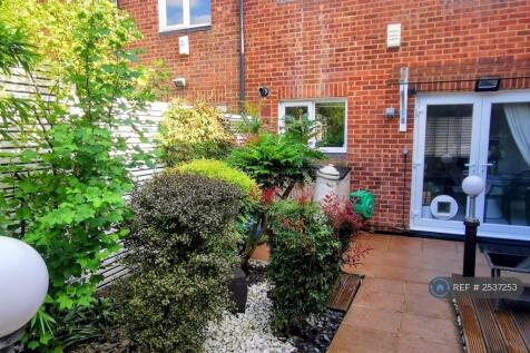 Outside Tap/Hose, Retractable Double Washing Line