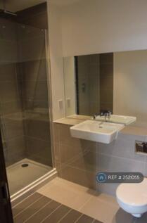 En-Suite Bathroom 