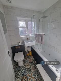 Upstairs Family Bathroom
