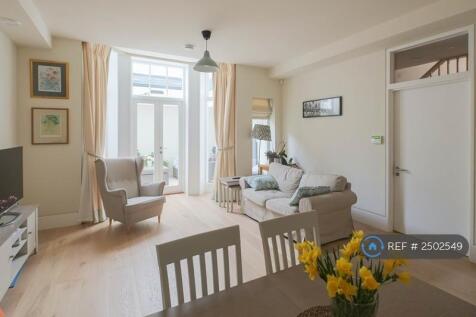 Sitting Room/Lounge