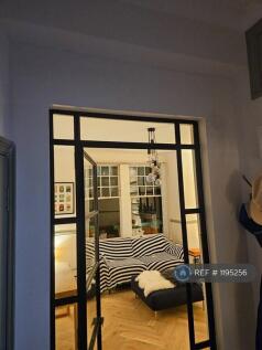 Crittall Doors Open Up The Flat 