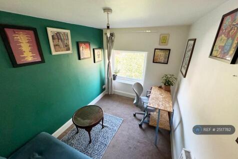 Spare Bedroom/Office