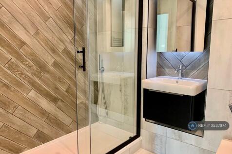 Master Bedroom Ensuite