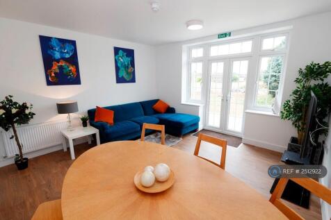 Shared Lounge And Dining