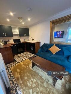 Lounge &#43; Kitchen