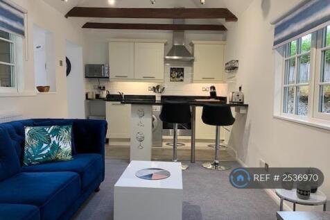 Kitchen With Breakfast Bar