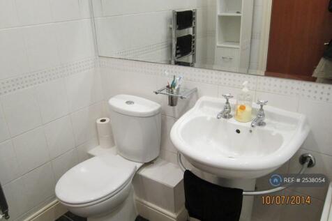 Bathroom - Pic 2