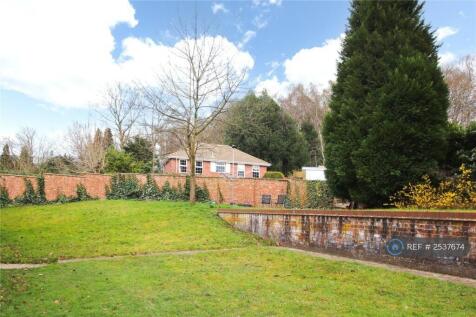 Lovely Rear Garden