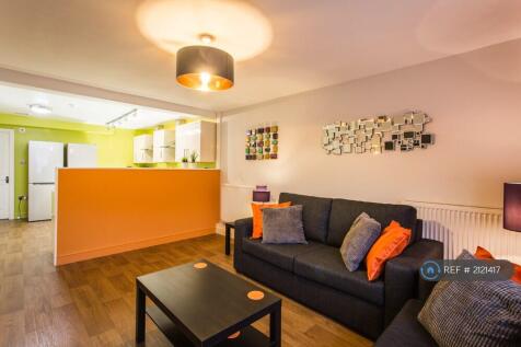 Living Room/Kitchen