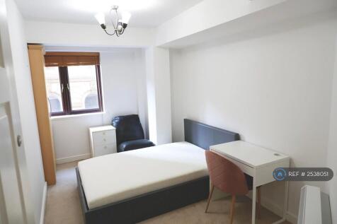 Room For Rent