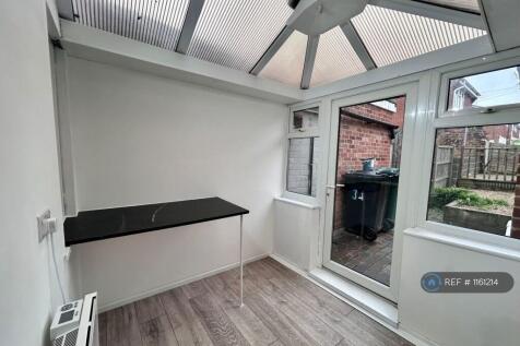 Versatile Utility Space &#43; Breakfast Bar