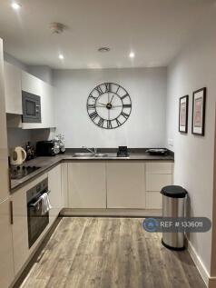Spacious Fitted Integrated Kitchen