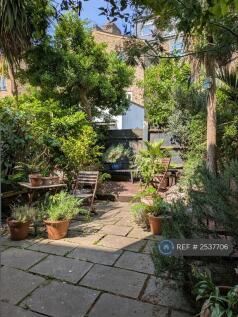 Sunny Private Back Garden