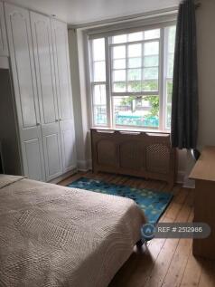 Large Bright Room,Built-In Wardrobe,Dbl Bed,Desk