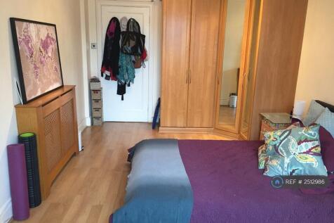 Bedroom 1 - Fully Furnished, Large l-Shaped Desk