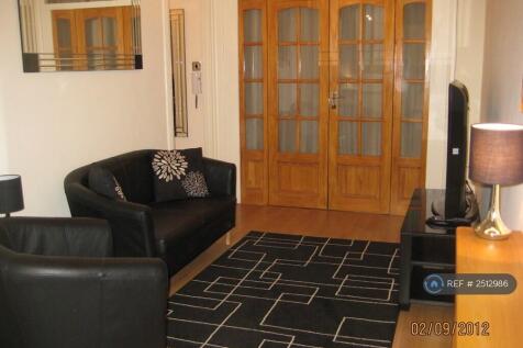 Living Room With Super Fast Hyperoptic Wifi &amp; Tv
