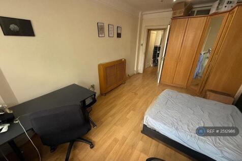 Bedroom Fully Furnished, Large l-Shaped Desk