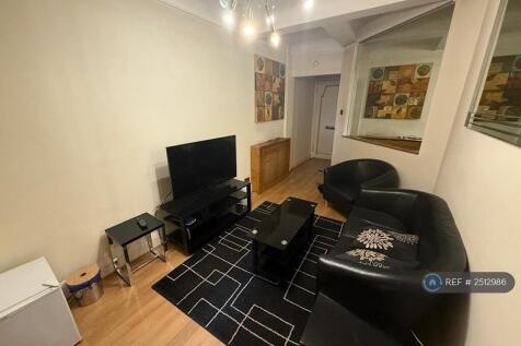 Living Room With Tv, Superfast Wifi