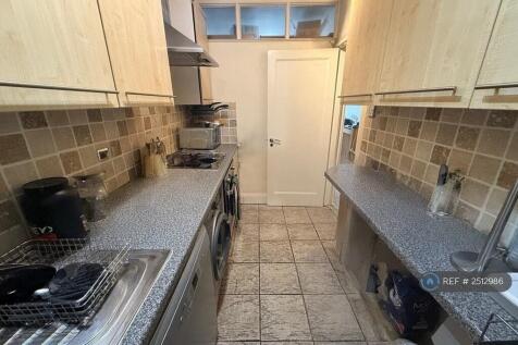 Fully Equipped Kitchen, Dishwasher Etc