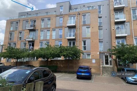 Top Floor Flat With Surrounding Balcony