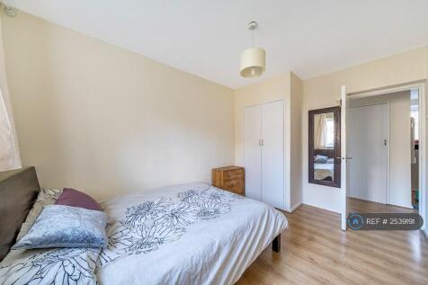 Second Bedroom With Built In Wardrobe