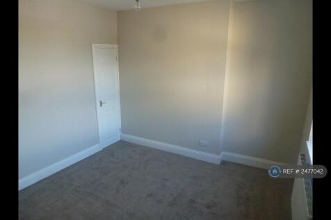 Bedroom 1 (Built In Wardrobe)