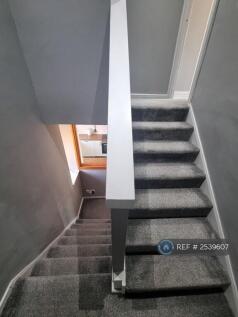 Stairs Between Living And Communal Areas)