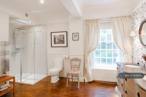 First Floor Family Bathroom