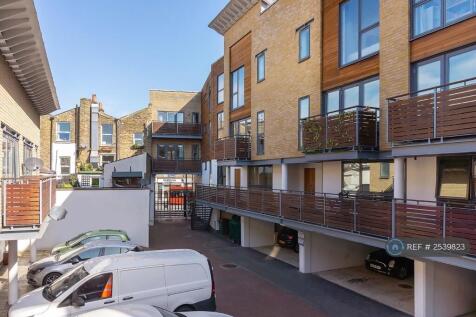 Horseshoe Mews - Development 