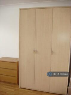 Wardrope In Bedroom 1
