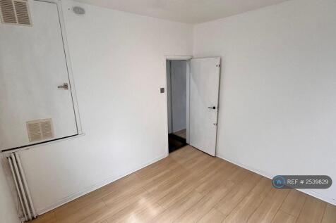 Rear Bedroom