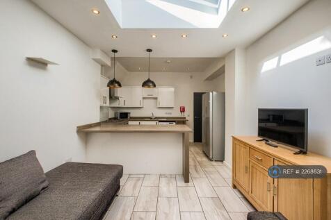 Living Room/ Kitchen
