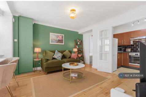 Living Room /Dinning 