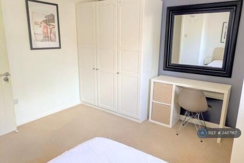 Wardrobe, Desk, Plenty Of Storage