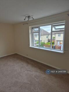 Large Front Bedroom (Picture 1)