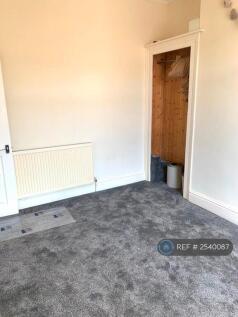 Bedroom 2     3.68m x 3.16m