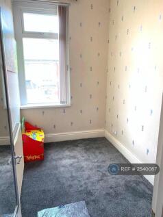 Bedroom 3     2.64m x 1.68m