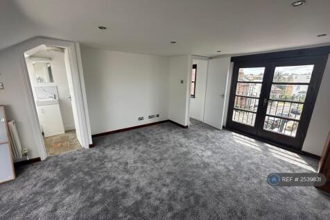 Double En-Suite Bedroom 3