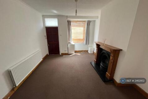 Living Room/Entrance