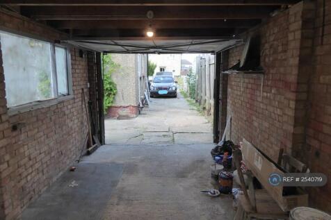 Large Garage/Work Space