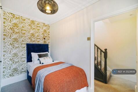 Single Bedroom On First Floor