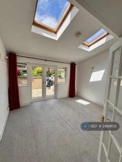 Unfurnished Living Room 