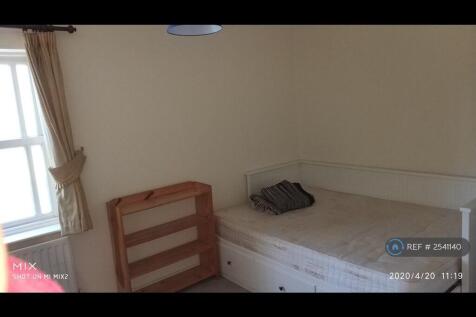 Middle Floor Front Bed 2