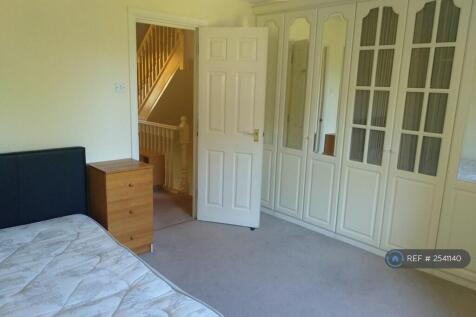 Middle Floor Back Bed 1