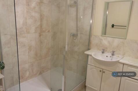 Middle Floor Bath 1